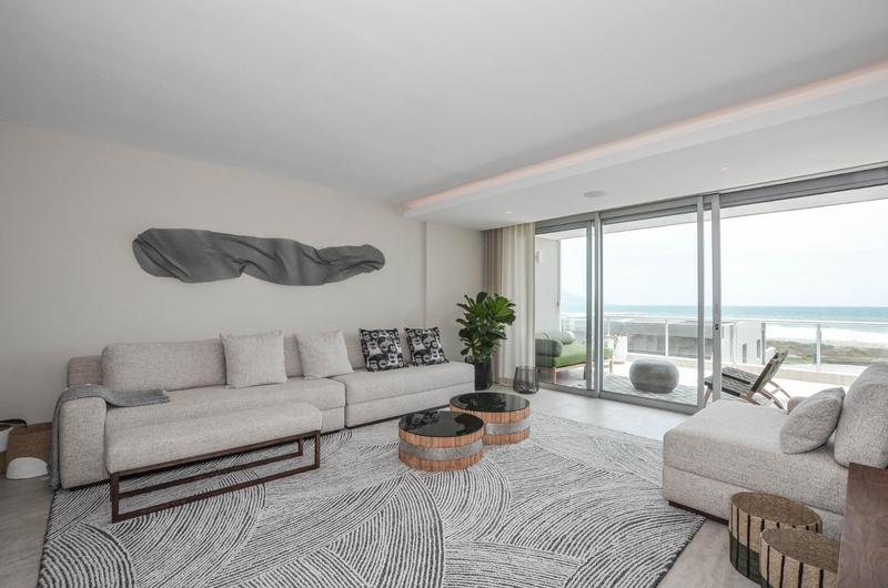 To Let 2 Bedroom Property for Rent in Dolphin Beach Western Cape